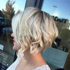 angled wavy blonde bob