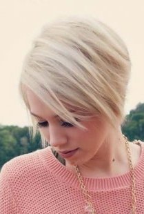 Chic Short Hairstyle for Straight Hair: Easy Haircuts for Women and Girls