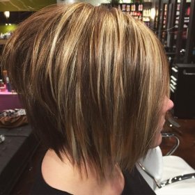 choppy layered bob with highlights