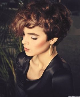 Short Fall Hairstyles Trends: Curly Hair