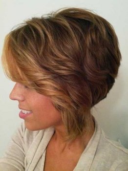 Wavy Asymmetric Bob Haircut for Long Face: Afro American Women Short Hairstyles